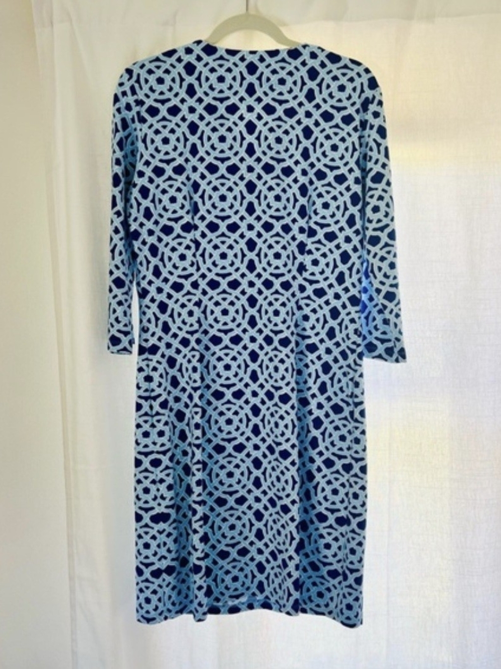 J Mclaughlin Blue and White Long Sleeve Geometric Midi Dress - Picture 7 of 7